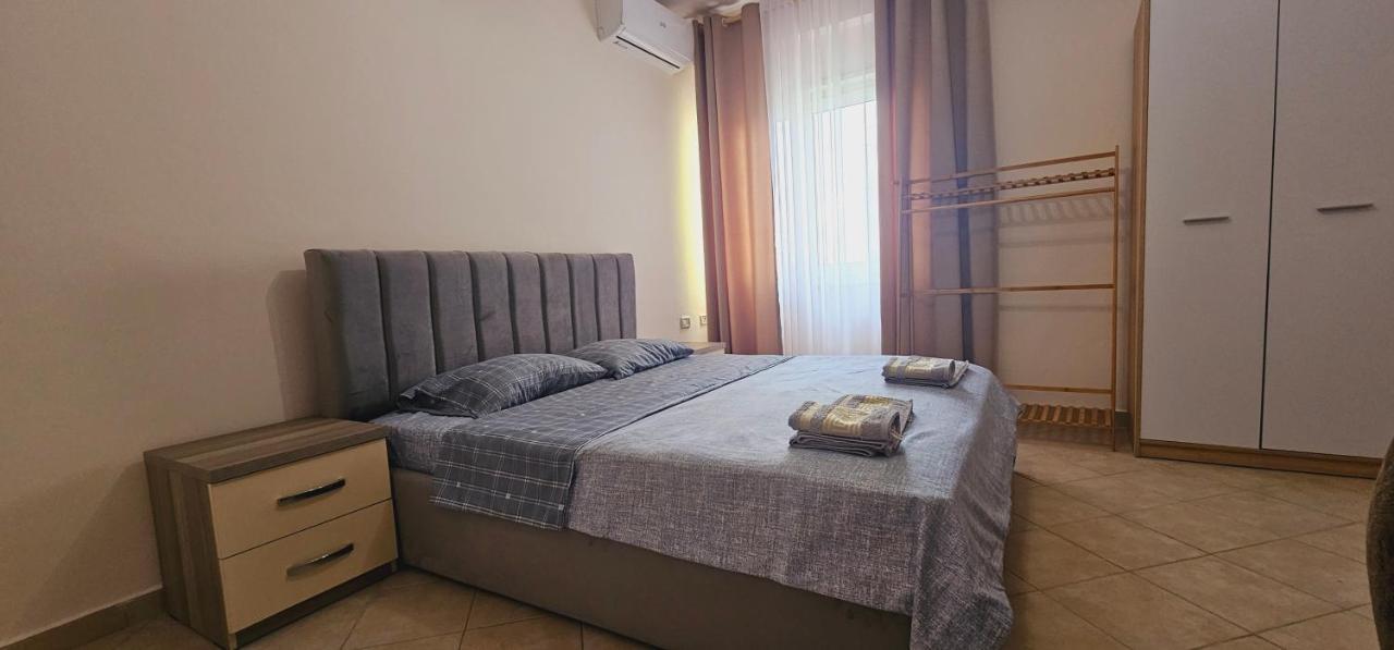 New Bazaar Side Bliss 2 Bed Room Apt With Free Garage Tirana Zewnętrze zdjęcie