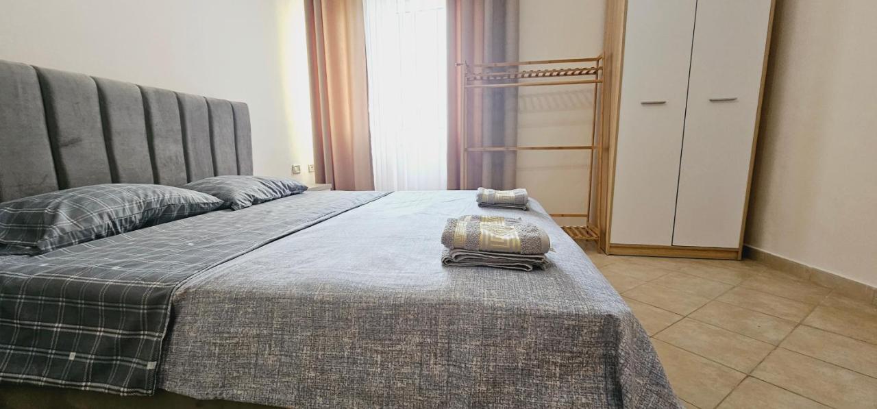 New Bazaar Side Bliss 2 Bed Room Apt With Free Garage Tirana Zewnętrze zdjęcie