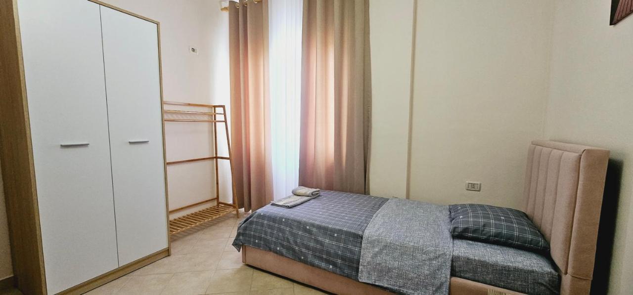 New Bazaar Side Bliss 2 Bed Room Apt With Free Garage Tirana Zewnętrze zdjęcie