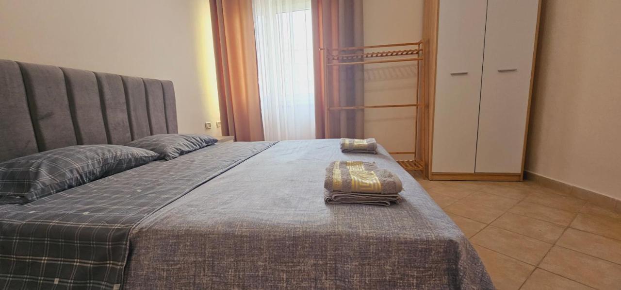 New Bazaar Side Bliss 2 Bed Room Apt With Free Garage Tirana Zewnętrze zdjęcie