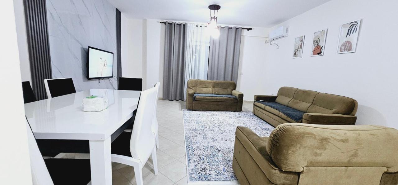 New Bazaar Side Bliss 2 Bed Room Apt With Free Garage Tirana Zewnętrze zdjęcie