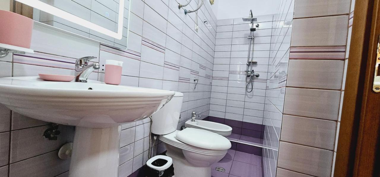 New Bazaar Side Bliss 2 Bed Room Apt With Free Garage Tirana Zewnętrze zdjęcie